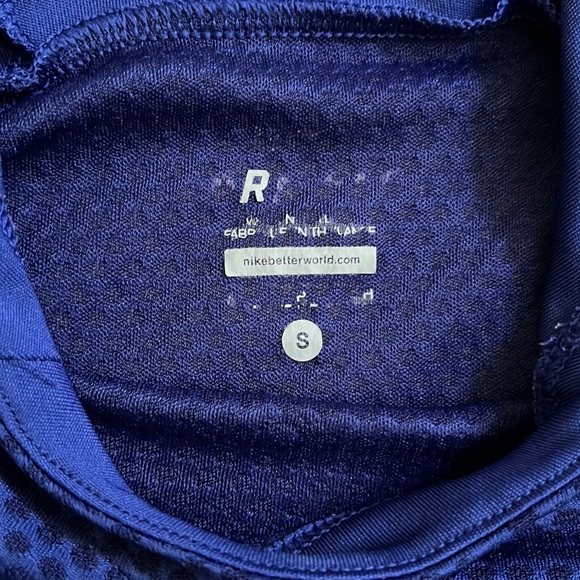 Women’s Nike Dri - Fit Hooded Running Shirt - Picture 6 of 6